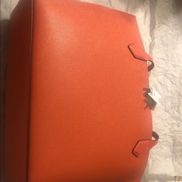 New merchandise - Picture 1 of 1